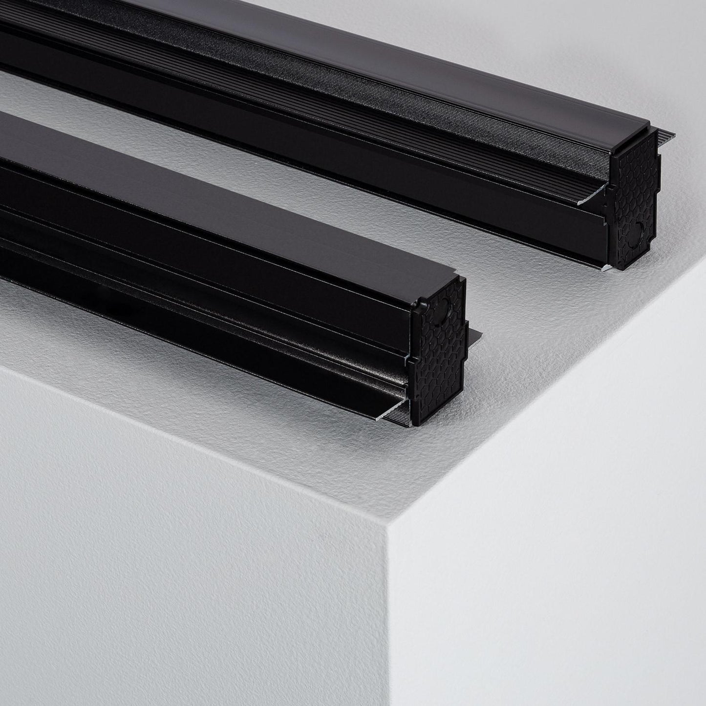 Rail Magnétique Encastré 48V 2m Aluminium Noir