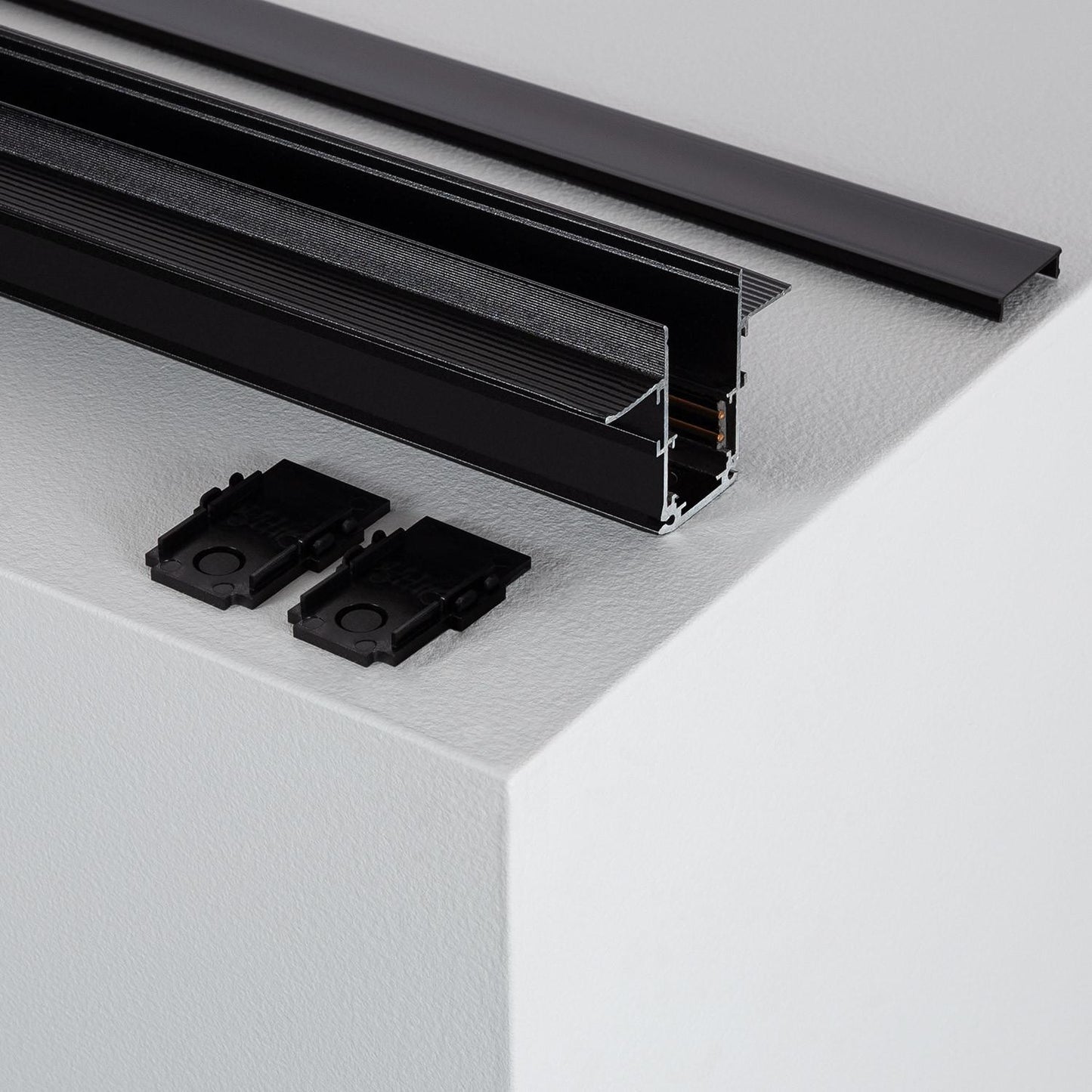 Rail Magnétique Encastré 48V 2m Aluminium Noir