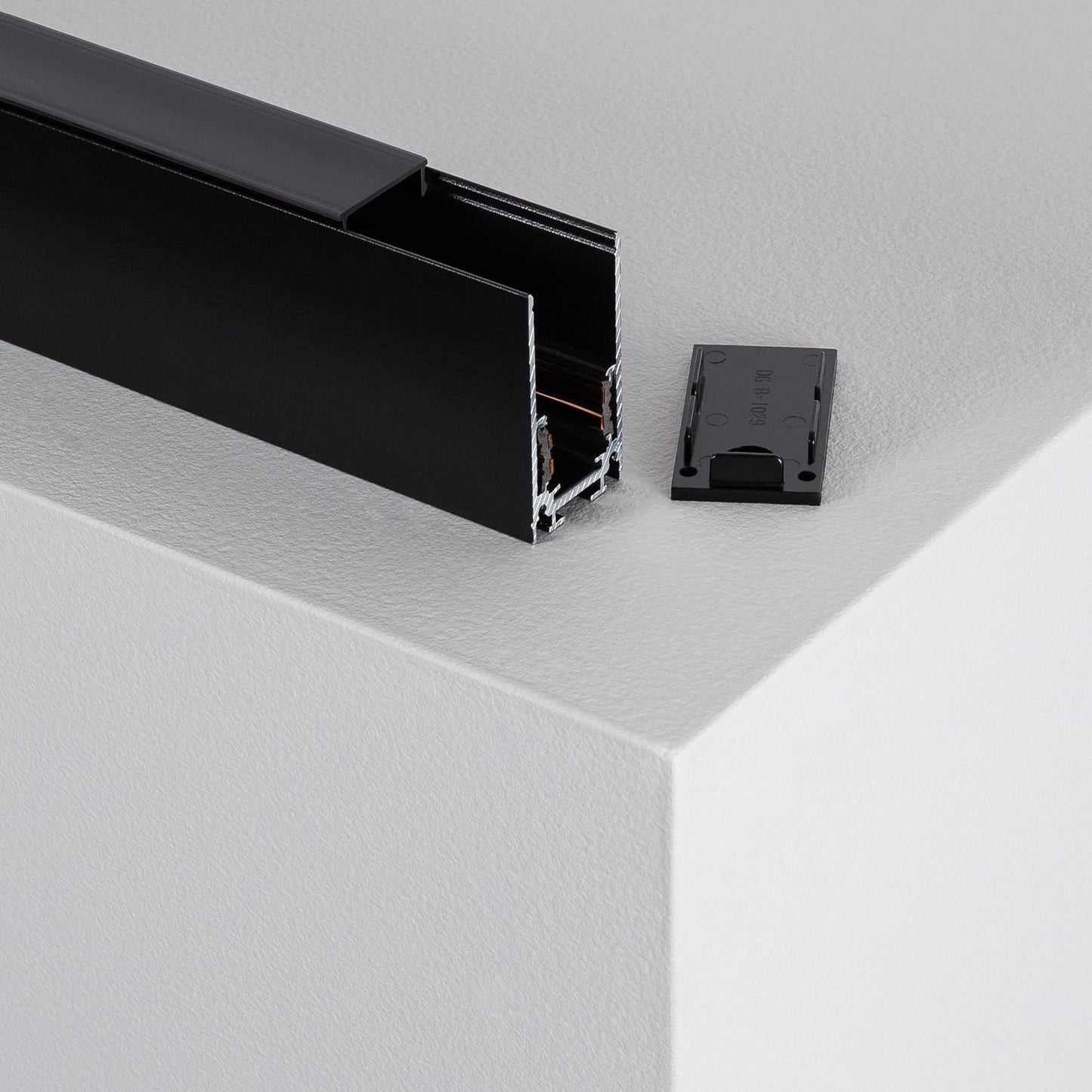 Rail Magnétique Suspendu 48V 2m Noir en Aluminium
