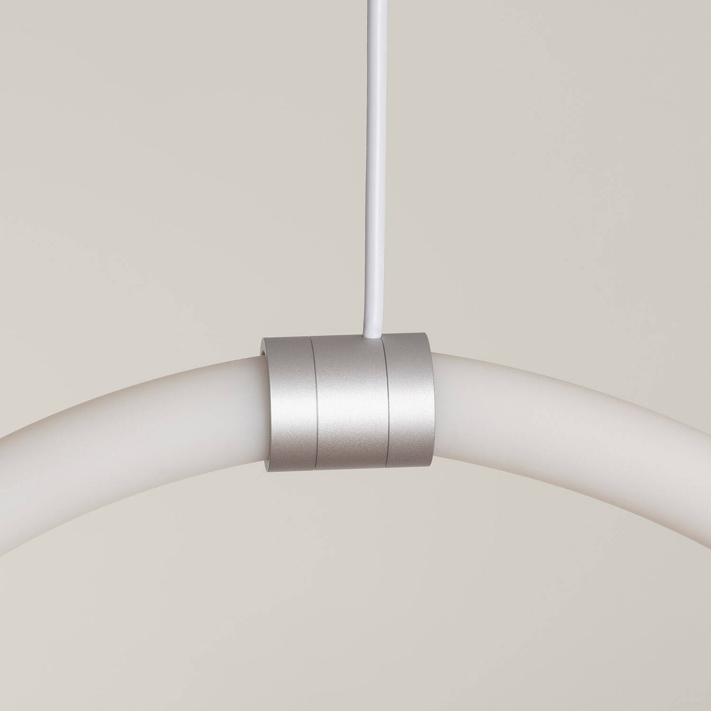 Suspension LED 24V, IP67, Réglable, 102 lm/W, Usage Intérieur