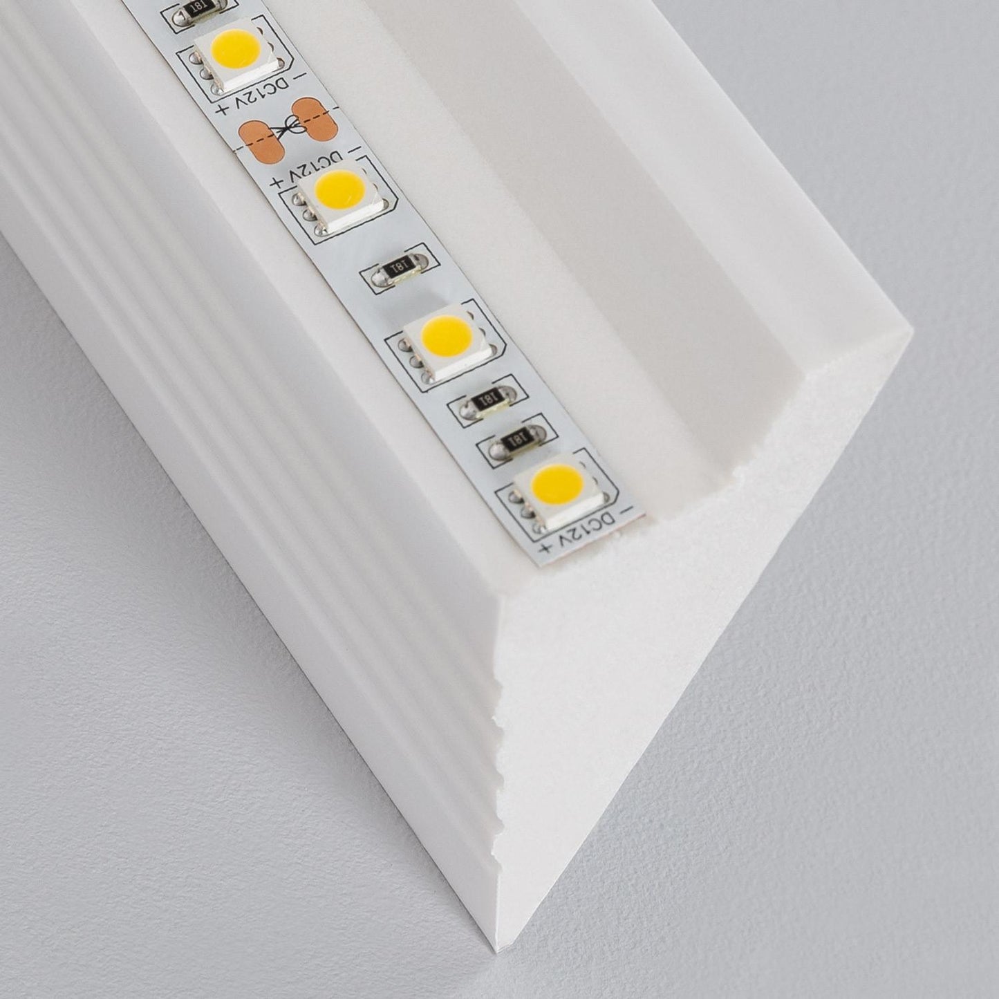Moulure Diagonale 2m pour Ruban LED, Installation en Saillie, Intérieur