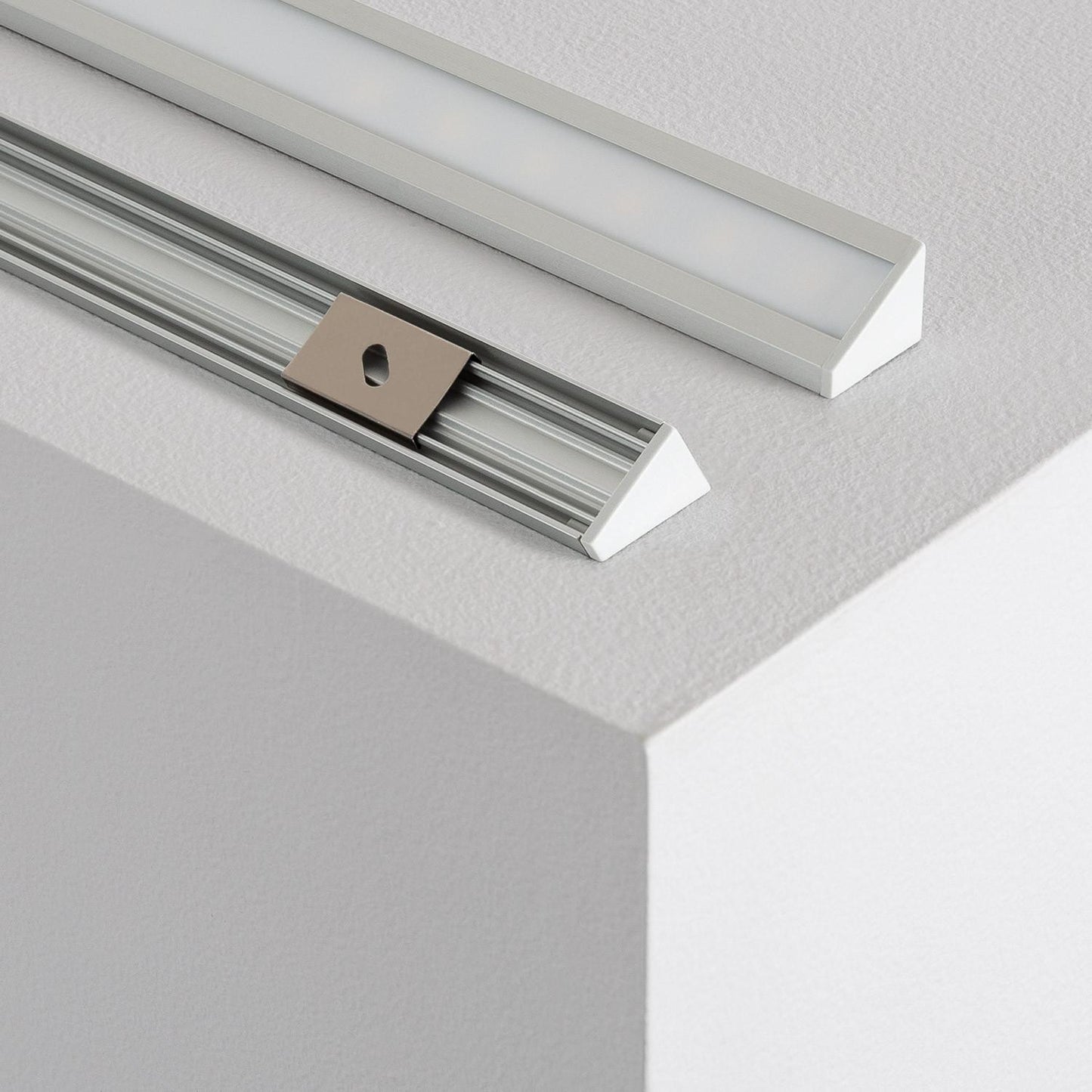 Profilé Aluminium 1m Angle Variable pour Rubans LED jusqu'à 10mm