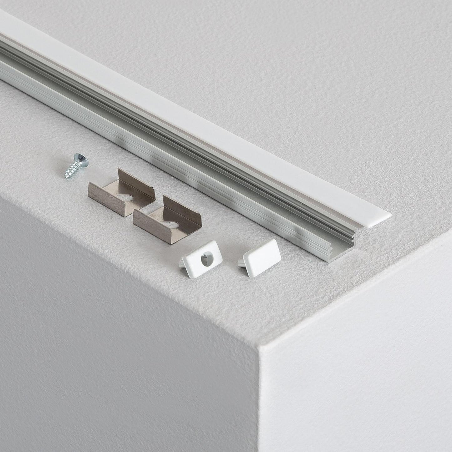 Profilé Aluminium 1m pour Rubans LED, Installation en Saillie, Capot Translucide