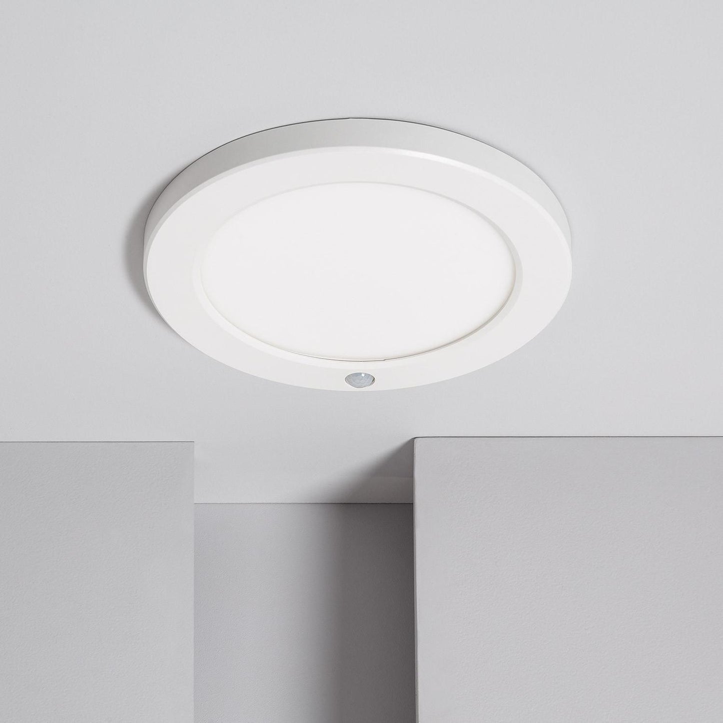 Dalle LED Ronde 18W Surface Slim avec Détecteur PIR, IP20, Ø75-205 mm