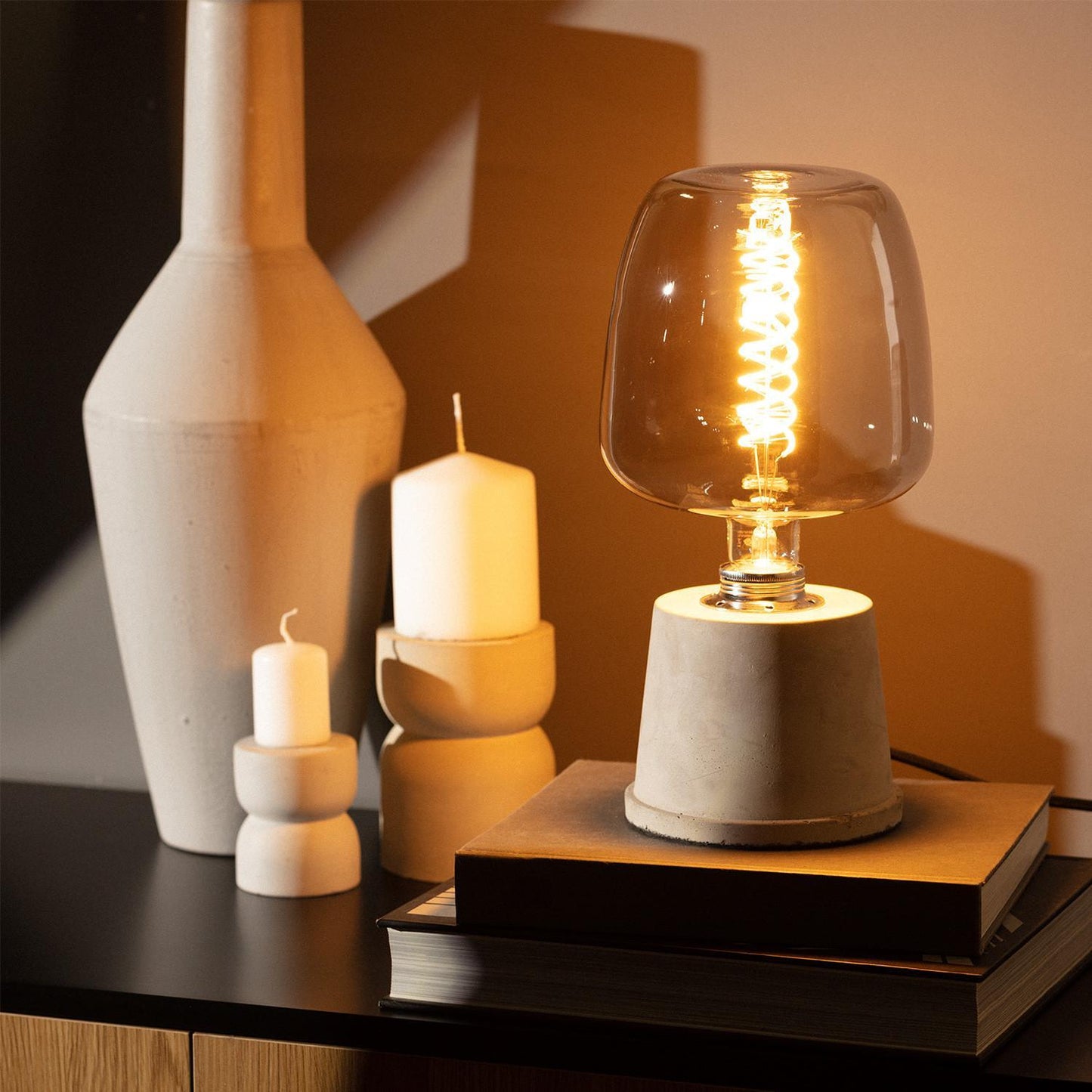 Ampoule LED E27 8W 800 lm G235 Smoky, Non-Dimmable, IP20