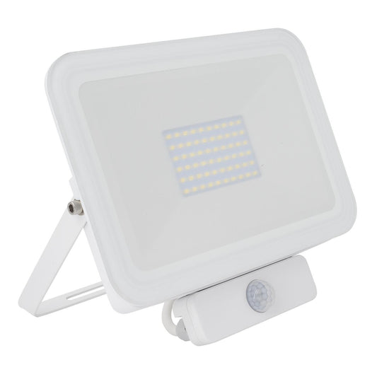 Schlankes LED-Flutlicht 50 W IP65, 5000 lm, PIR-Detektor, Außenbereich