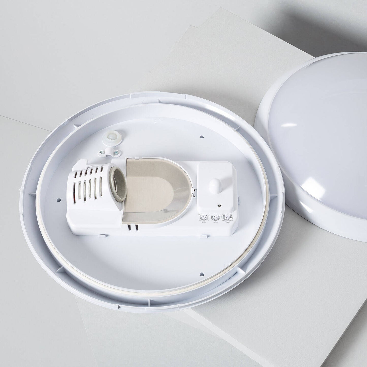 Plafonnier LED Extérieur/Intérieur 60W, IP44, Détecteur Radar, Opale