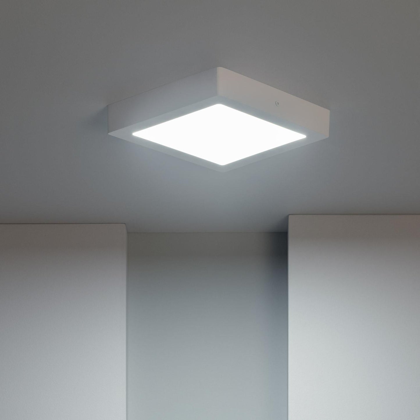 Plafonnier LED Carré 18W 225mm IP20 Non-Dimmable